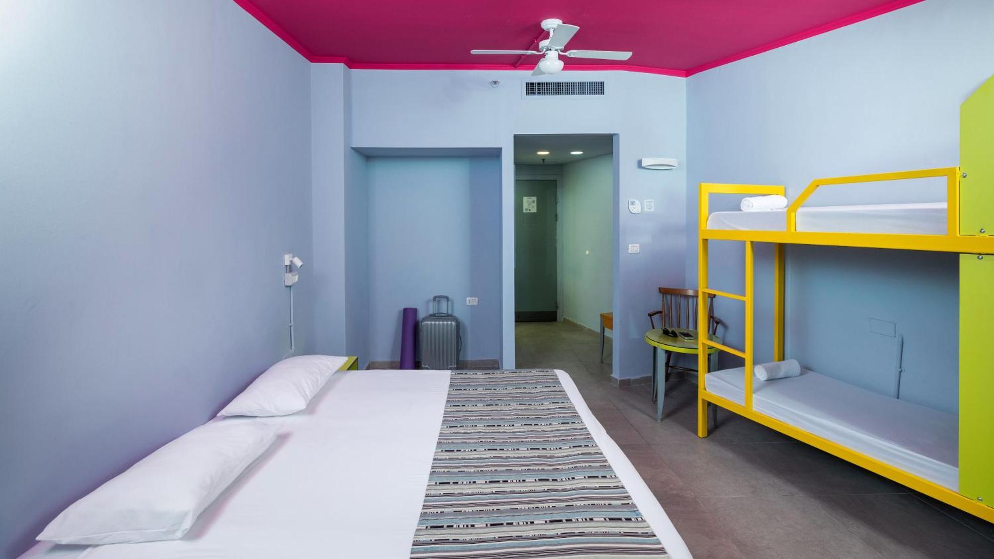Abraham Hotel *
